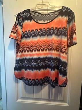 NY Collection Coral Navy Aztec Short Sleeve Top